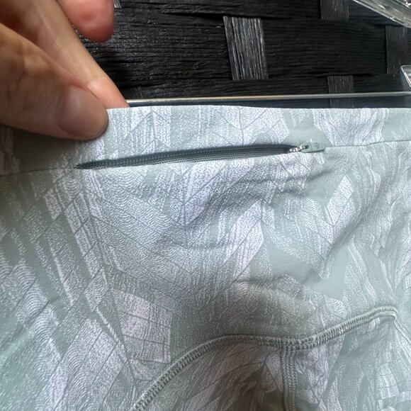 lululemon Swift Speed Crop w/ pockets - Sz 6 Reverberate Chevron Jacquard - Picture 2 of 6